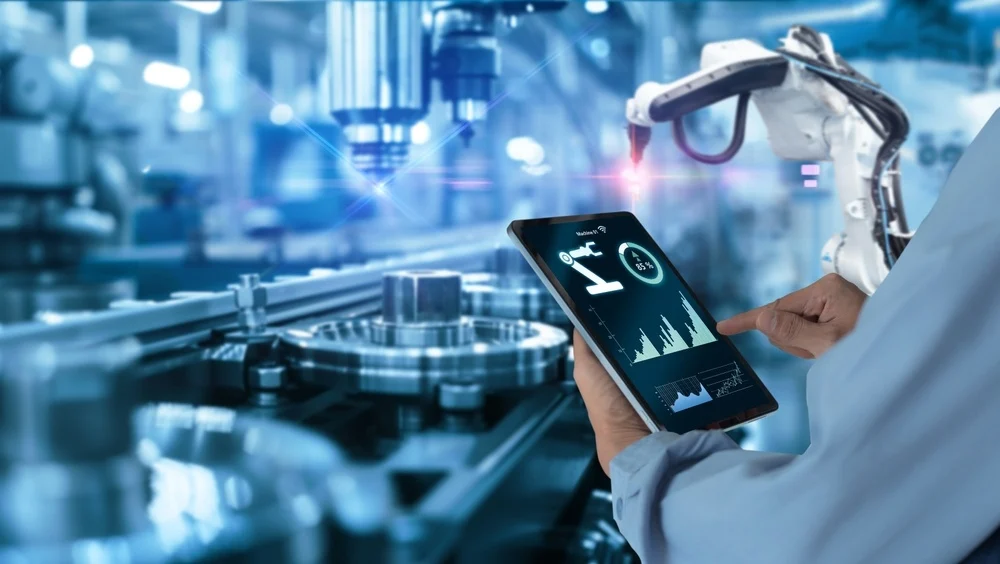 man handling mobile